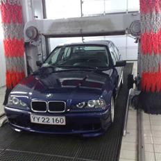 BMW e36 316i  (Totalskadet)