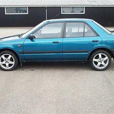 Mazda 323 Sedan 4 dørs