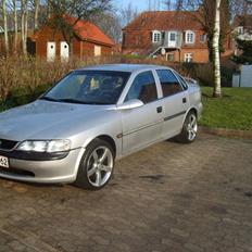 Opel Vectra b 1.6 16 V Solgt