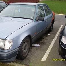 Mercedes Benz 250D `SOLGT