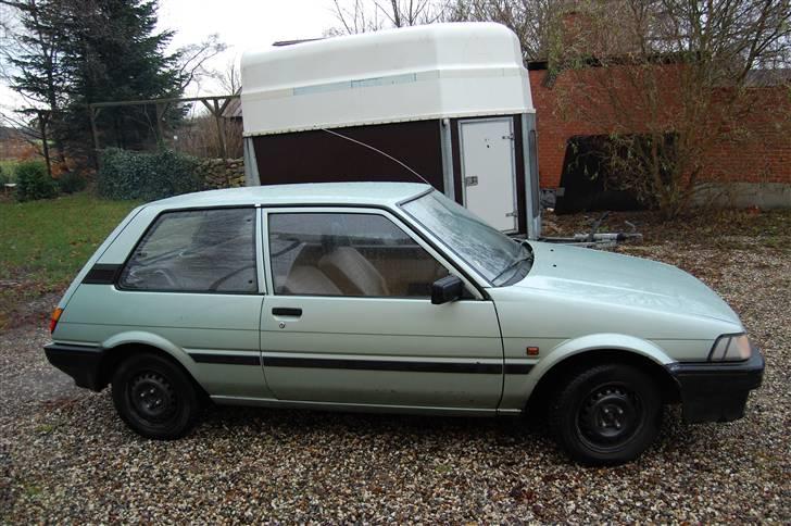 Toyota Corolla 1,3  *SKROTTET* - Tror det kommer til at pynte med en 40/40 sænkning og mine Alu´er billede 12