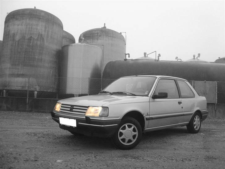 Peugeot 309 skrottet billede 3