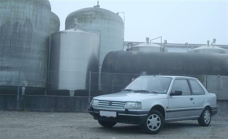 Peugeot 309 skrottet billede 4