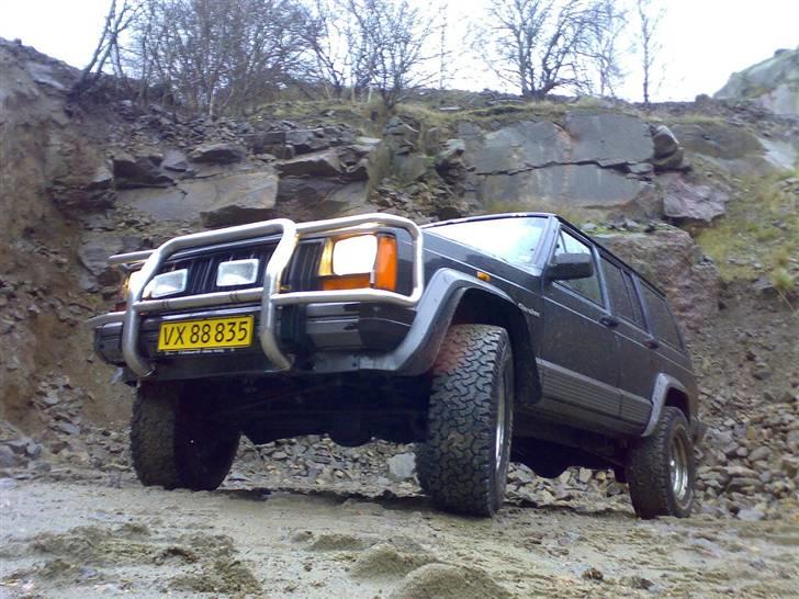 Jeep cherokee SOLGT billede 2