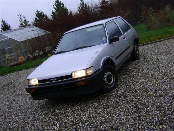 Toyota Corolla EE80 1.3 DX - Billeder af biler - Uploaded af Steffen A