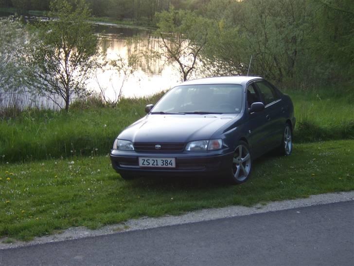 Toyota carina e (Solgt) - en dejlig forårs dag. billede 1