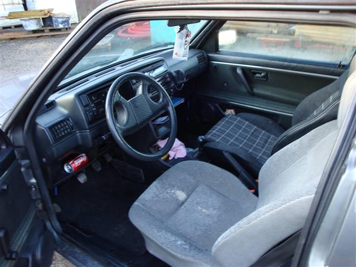 VW Golf 1,6 TD Solgt - Invendig, de andre sæder kommer snart i... billede 2