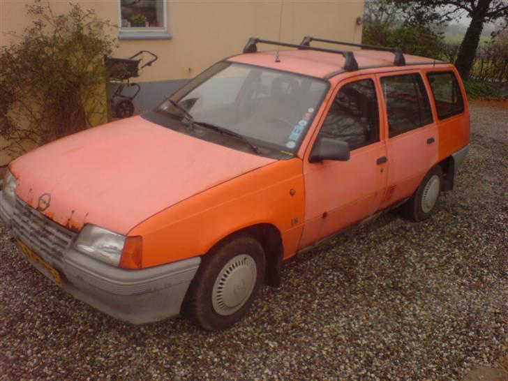 Opel Kadett E Caravan (SKROT) billede 2