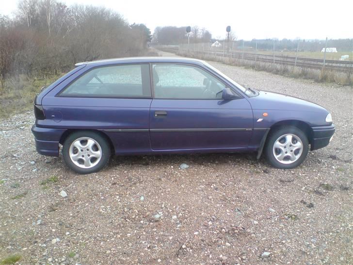 Opel Astra 1.6 SE Sport Solgt billede 3