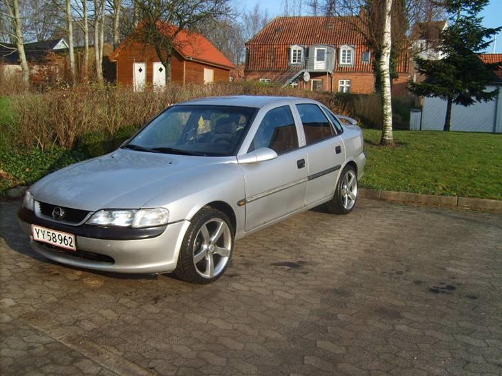 Opel Vectra b 1.6 16 V Solgt billede 3
