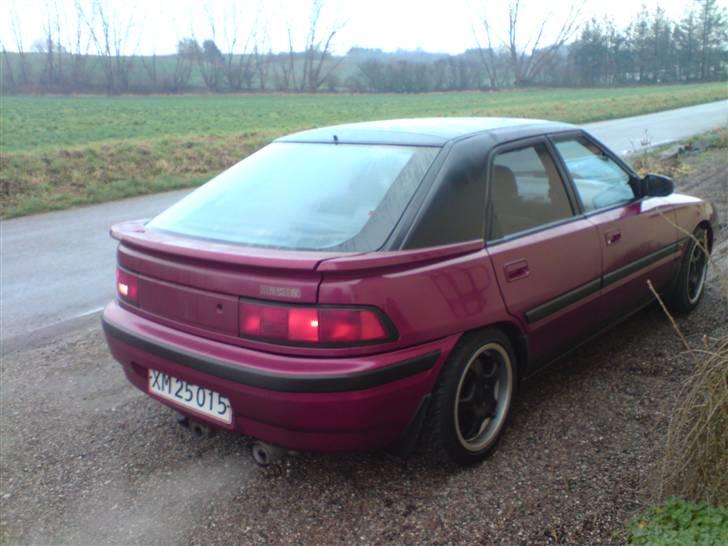 Mazda 323 f 16v solgt billede 14