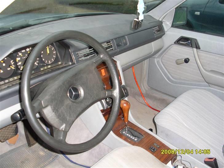 Mercedes Benz 250D `SOLGT billede 2