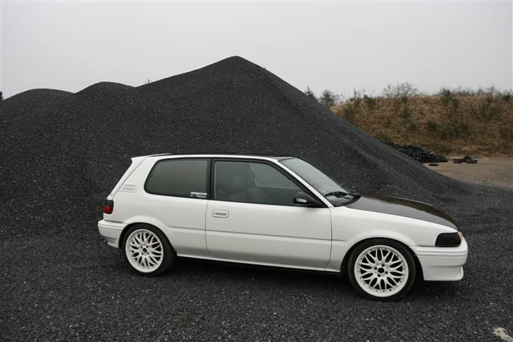 Toyota Corolla 1300 ..SOLGT billede 9