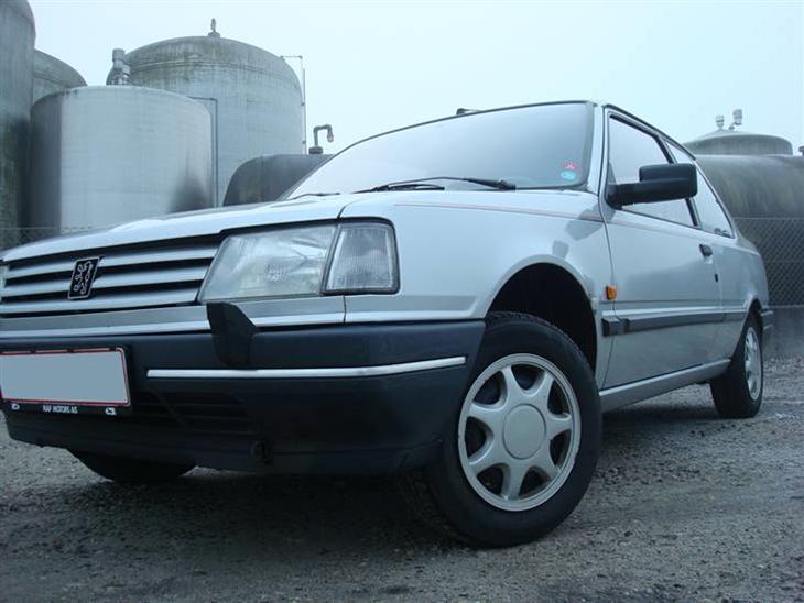 {{currentPhoto.altText}} billede {{currentPhoto.number}}