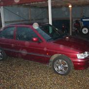 Ford escort clx SOLGT 12,5 kg