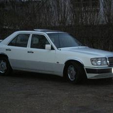 Mercedes Benz 300 D AUT.SOLGT..