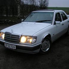 Mercedes Benz 300 D AUT.SOLGT..