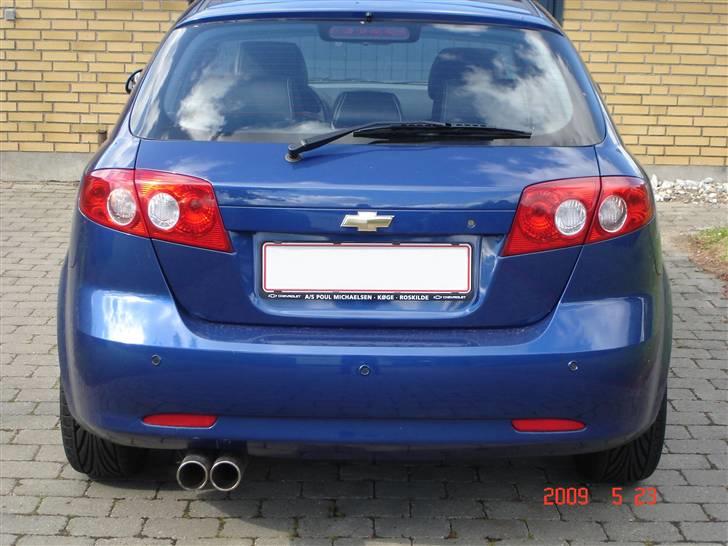 Chevrolet Lacetti 1,6 C/C (Solgt) - Bagfra - Fjenet emblemer - Bagpotte fra One-Two-Pipe billede 2