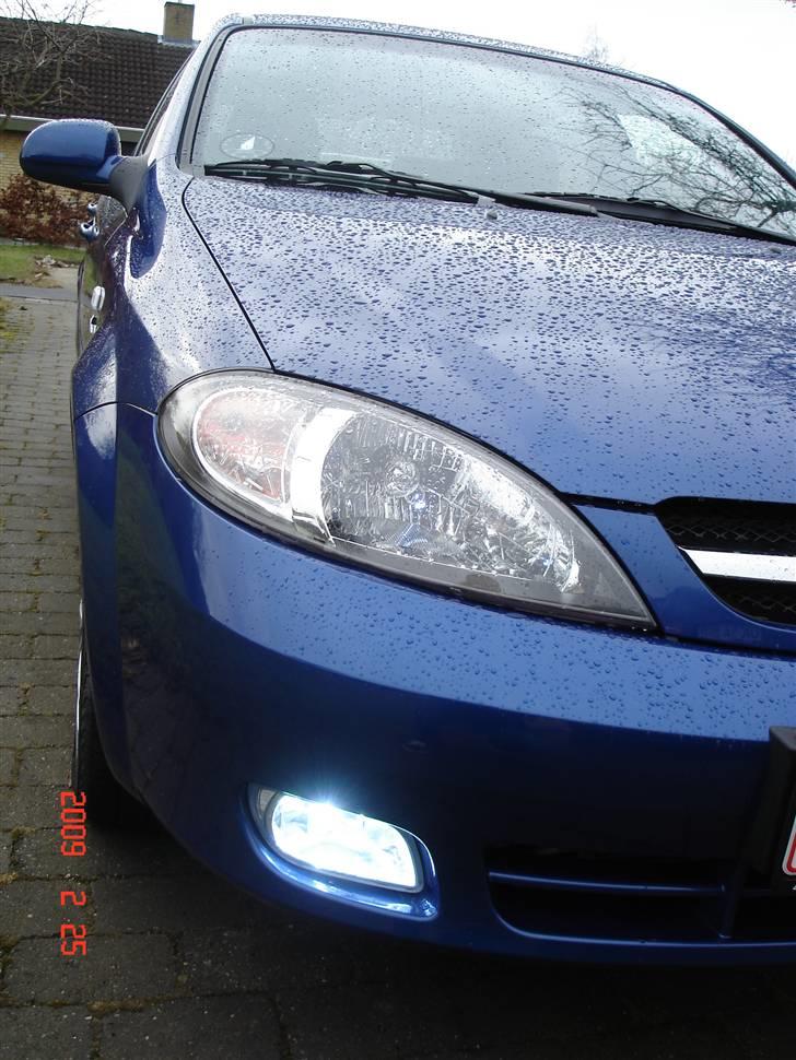 Chevrolet Lacetti 1,6 C/C (Solgt) - Synes det ser godt ud med vandet på kølerhjelmen billede 6