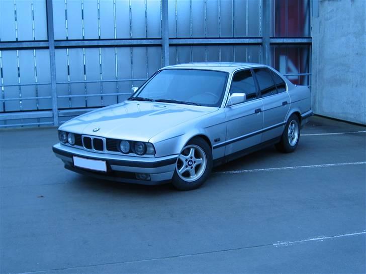 BMW 525i 24V e34 "SOLGT" billede 2