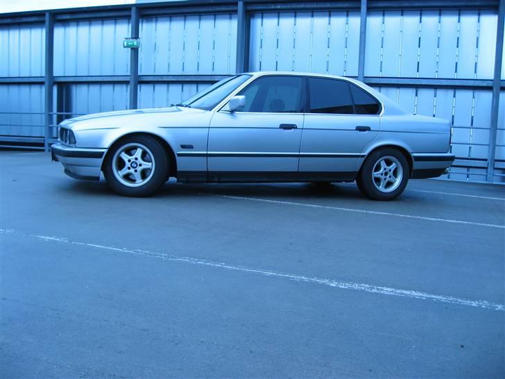 BMW 525i 24V e34 "SOLGT" - Vintersutter...  :-( billede 3