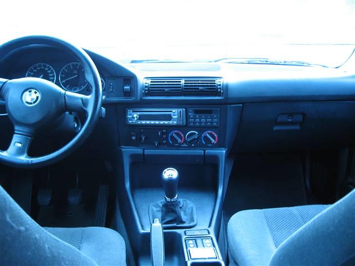 BMW 525i 24V e34 "SOLGT" billede 12