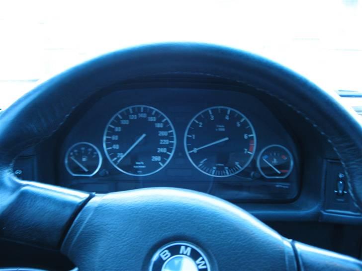 BMW 525i 24V e34 "SOLGT" billede 13