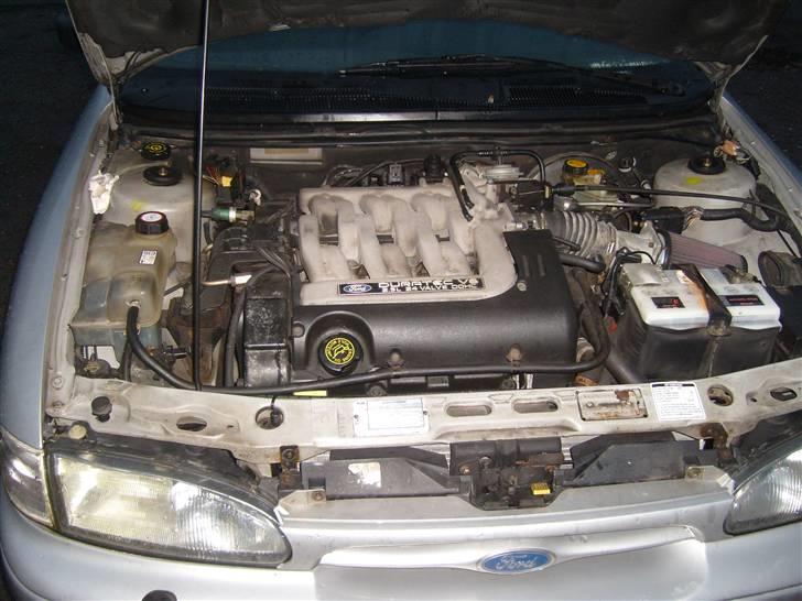 Ford Mondeo 2,5 V6 24V. byttet billede 7