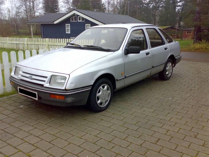 Ford Sierra 2,3GL. V6..(SOLGT) - Kører men lidt kedelige fælge billede 4