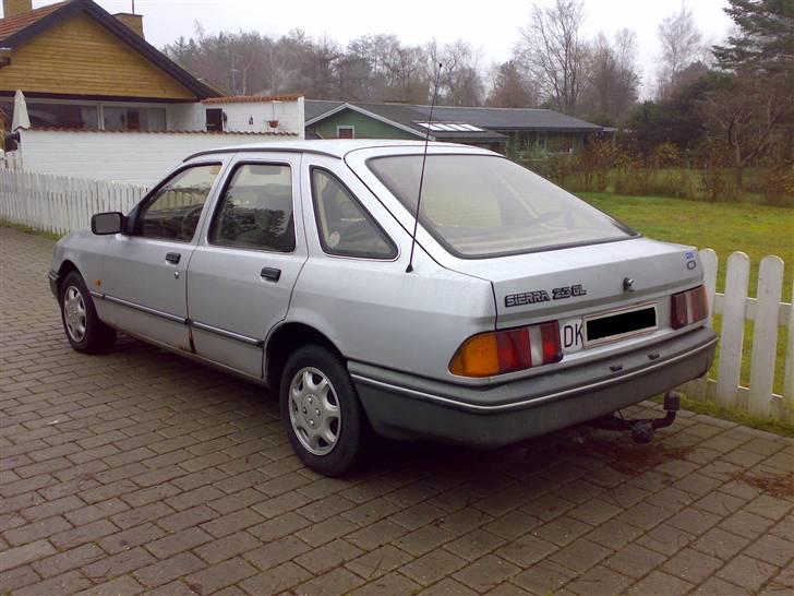 Ford Sierra 2,3GL. V6..(SOLGT) - Trænger vist til en nusser billede 5