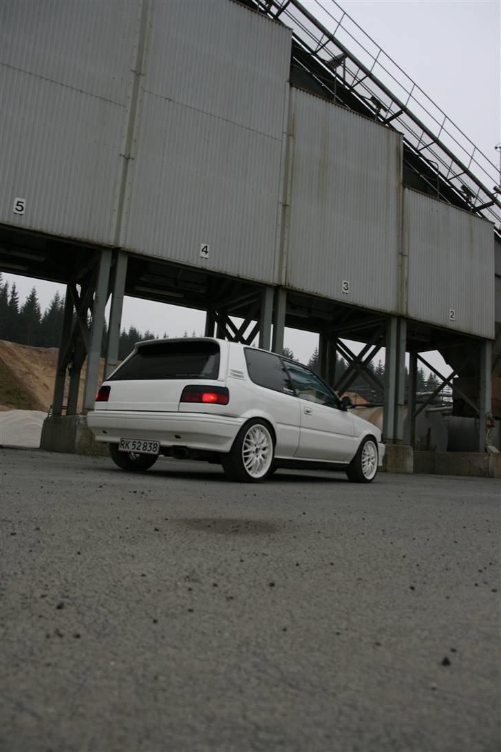 Toyota Corolla 1300 ..SOLGT billede 15