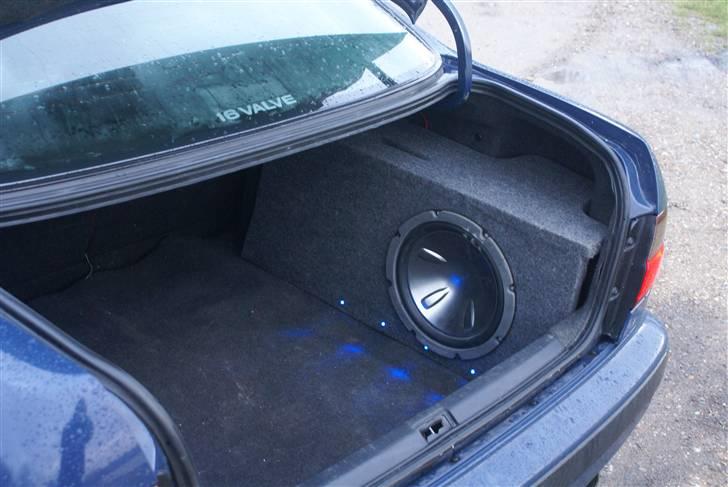 Toyota carina e (Solgt) billede 14