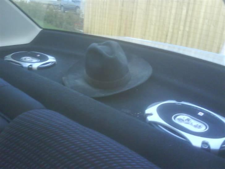 VW Vento SOLGT - morfar vogn = blød hat billede 10