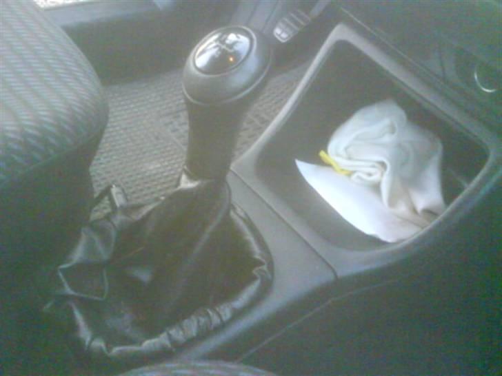 VW Vento SOLGT - gearknop og manchet fra seat billede 11