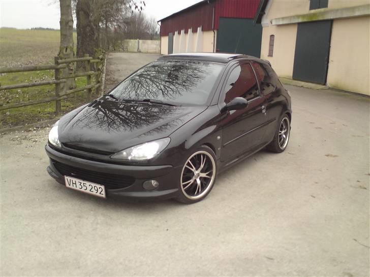 Peugeot 206 GTI 2.0 16V - Lidt ond er den sku :D billede 2