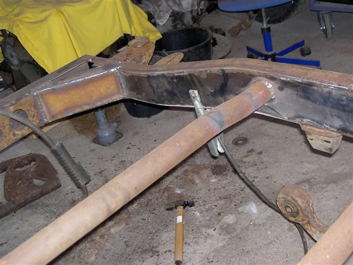 Toyota Landcruiser LJ70 - Endnu mere seriøs svejsning.  billede 6