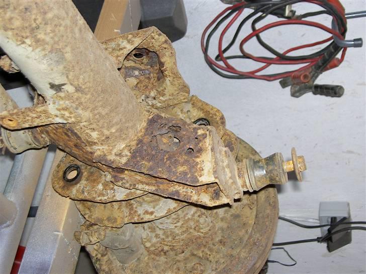 Toyota Landcruiser LJ70 - Støddæmperkonsol tæret :-( billede 7