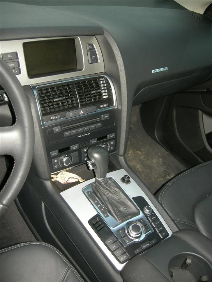 Audi Q7 - den der kan finde vejen for mig, NAV med hele Europa kort årg 2008 billede 4