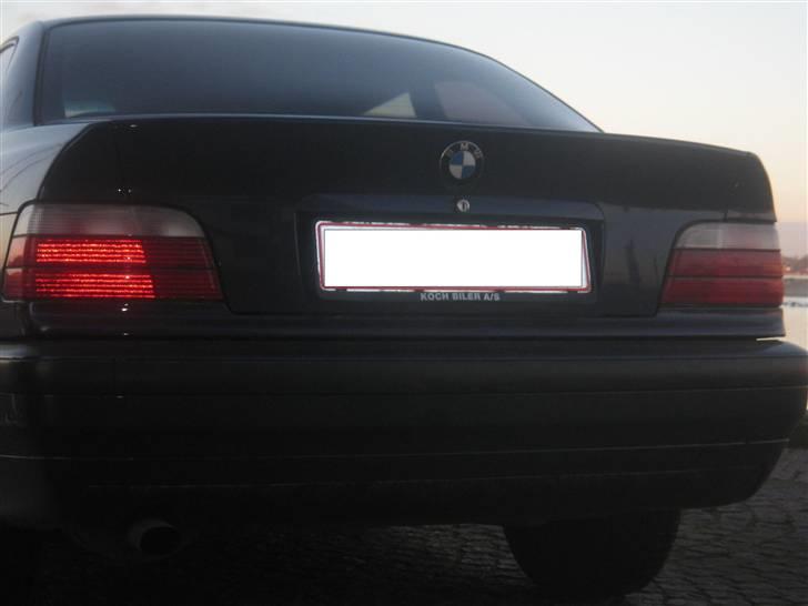 BMW 320i Coupe     (SOLGT) billede 17