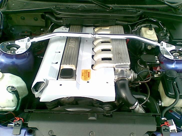 BMW 325 tds SOLGT billede 1