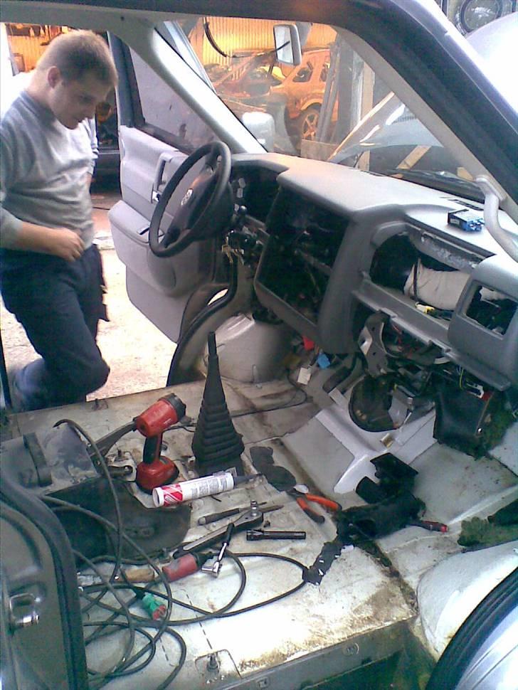 VW Transporter t4 Supervan - På vej med plads fra 1din. til dobbelt din radio. billede 5