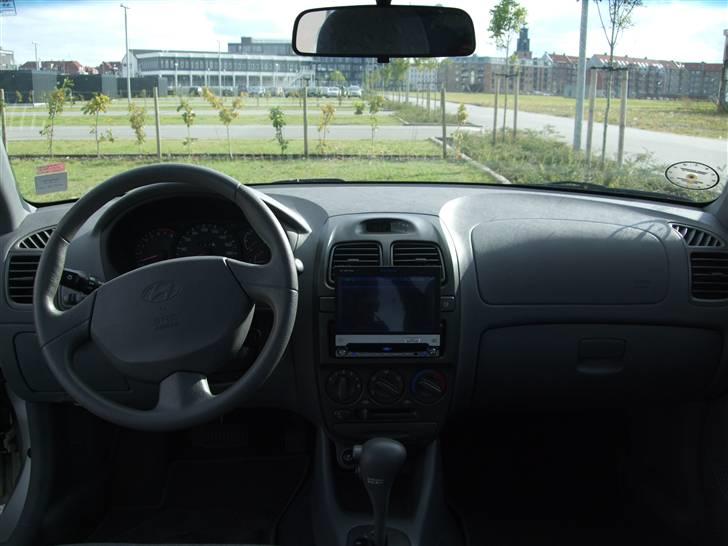 Hyundai Accent 1.5 GLS (solgt) - Kabinen billede 6