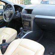 Opel Astra GTC (SOLGT)
