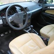 Opel Astra GTC (SOLGT)