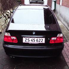 BMW e46 ~ 320i Sedan (ShadowLine)
