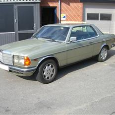 Mercedes Benz 230 CE   WDB123.243