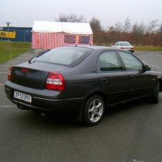 Kia Sephia (total skadet)