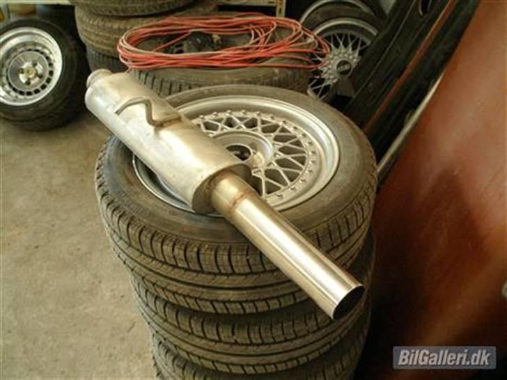 Opel Commodore b "solgt" - bagpot til bilen billede 10