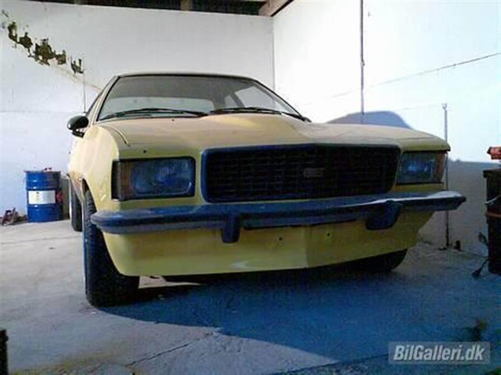 Opel Commodore b "solgt" - sådan ser de forskellige dele ud billede 12