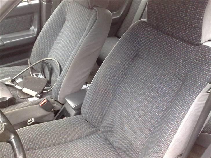 Volvo 460 DL  (SOLGT) - kabinen er i ganske pæn stand billede 4